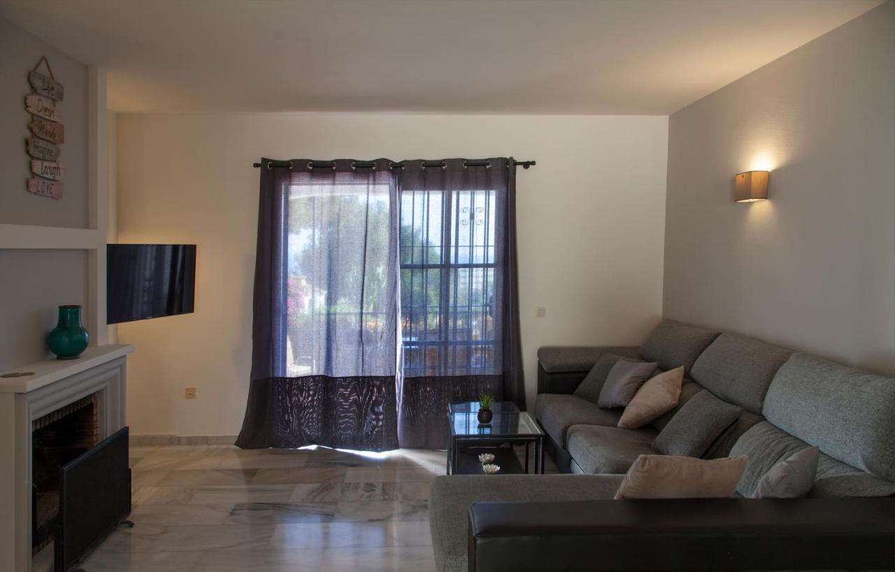 Agradable Adosado Con Piscina La Hidalga Holiday home