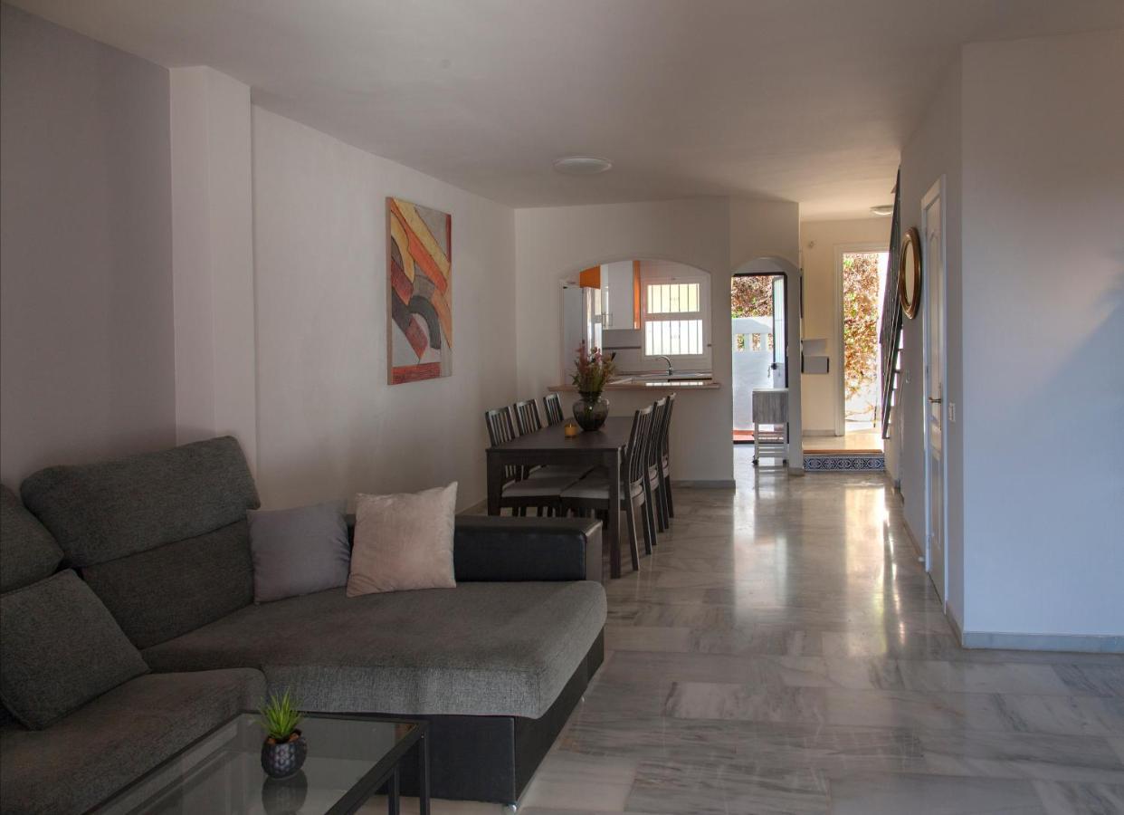 Agradable Adosado Con Piscina La Hidalga Holiday home