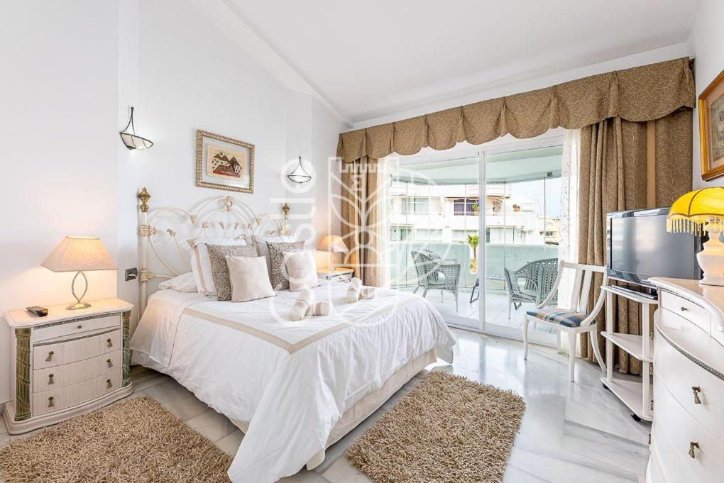 Apartment Puerto De Holiday Vistas Al Mar Y Yates Con Piscina Malaga Benalmadena