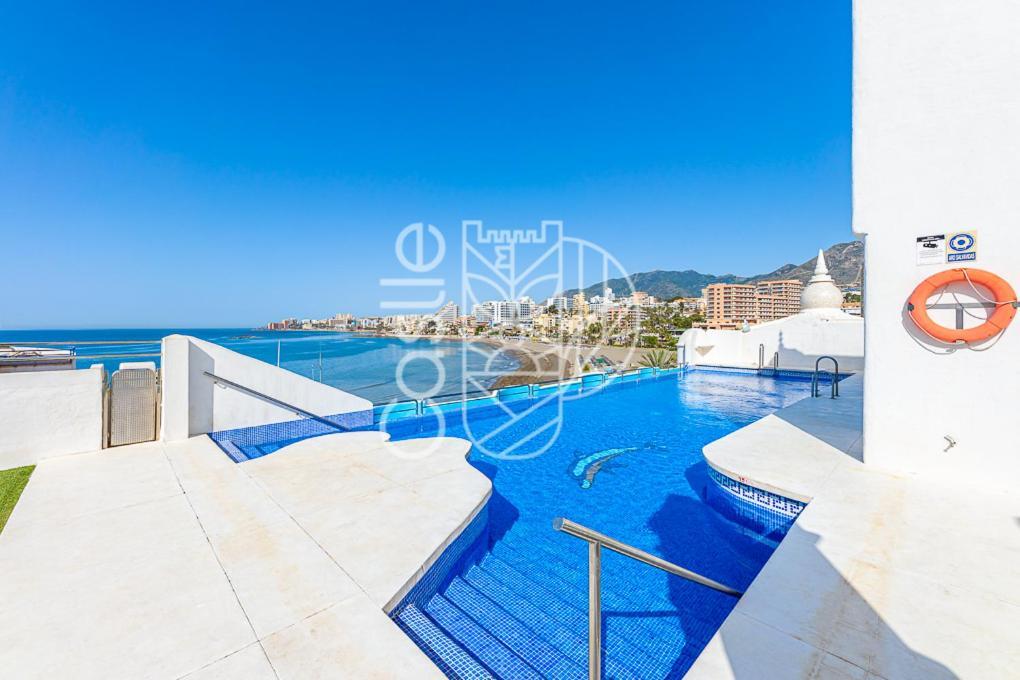 Apartment Puerto De Holiday Vistas Al Mar Y Yates Con Piscina Malaga *