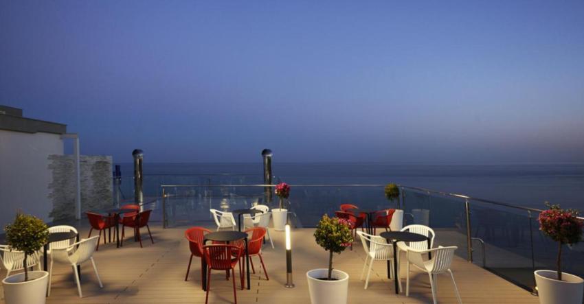 In Benalbeach 5 Pools Benalmadena