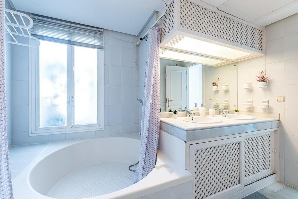Apartamento Puerto De Vacacional Con Vistas Al Mar Y Yates Tres 2 Baños *