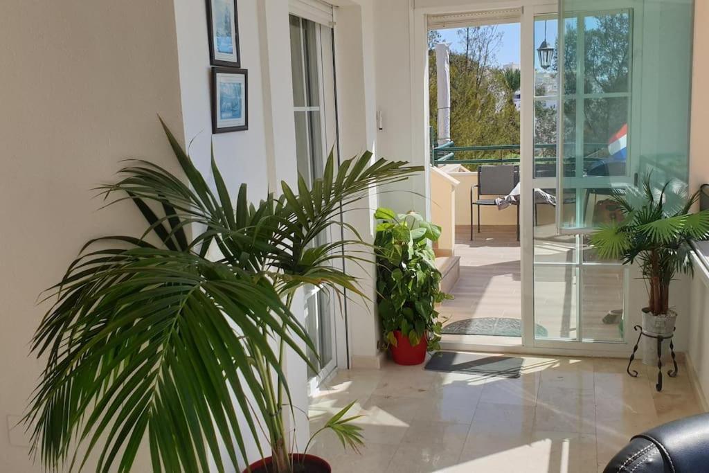 Luxury Penthouse With Sea&mountain Views & Hot Tub - Tranquility & Rest Apartment *