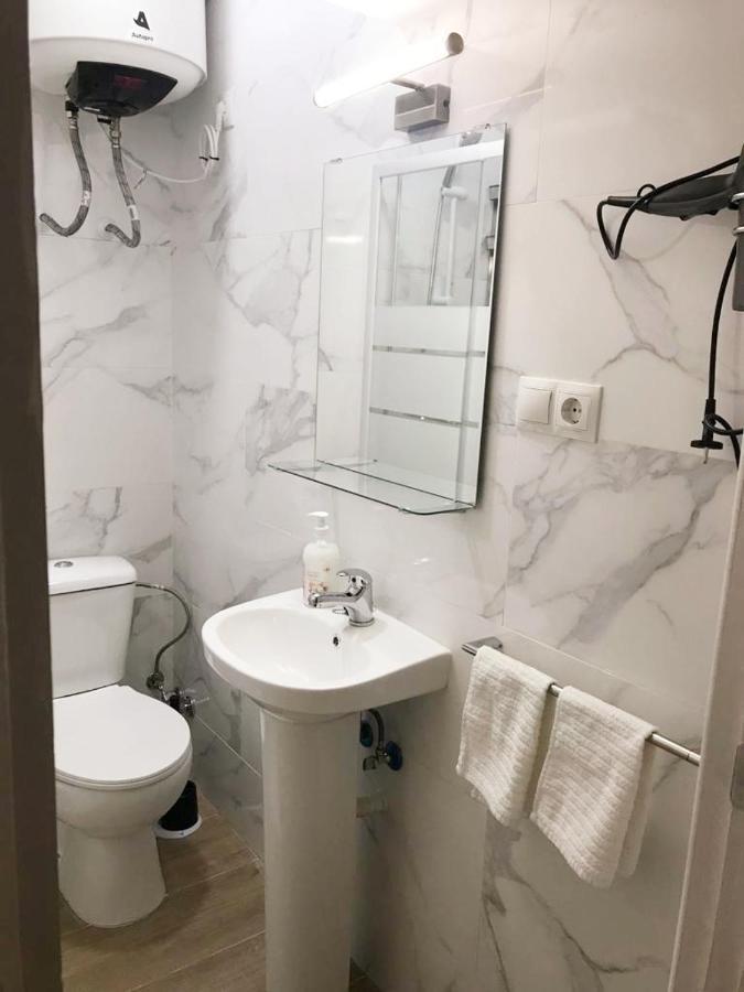Modern Studio Near Beach. Sea, Pool And Wi-fi Apartment Benalmádena