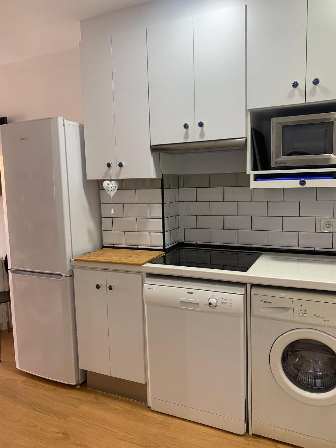 Appartement Sweet Benalmadena, Estudio Con Vistas Al Mar Y Excelente Conexion Wifi, No Fumadores, Con Piscinas, Sea Views, With Swimming Pools, Completely Renovated, Ideal For Older People, Bright With Morning Sun, No Smoking Benalmádena