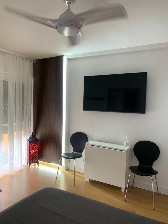 Appartement Sweet Benalmadena, Estudio Con Vistas Al Mar Y Excelente Conexion Wifi, No Fumadores, Con Piscinas, Sea Views, With Swimming Pools, Completely Renovated, Ideal For Older People, Bright With Morning Sun, No Smoking Benalmádena