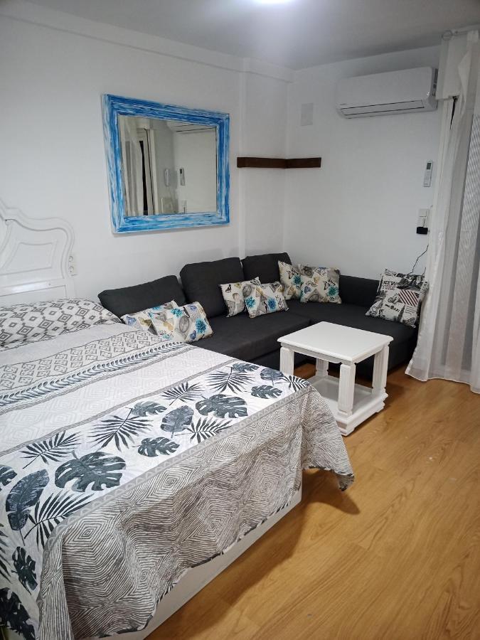 Sweet Benalmadena, Estudio Con Vistas Al Mar Y Excelente Conexion Wifi, No Fumadores, Con Piscinas, Sea Views, With Swimming Pools, Completely Renovated, Ideal For Older People, Bright With Morning Sun, No Smoking Appartement