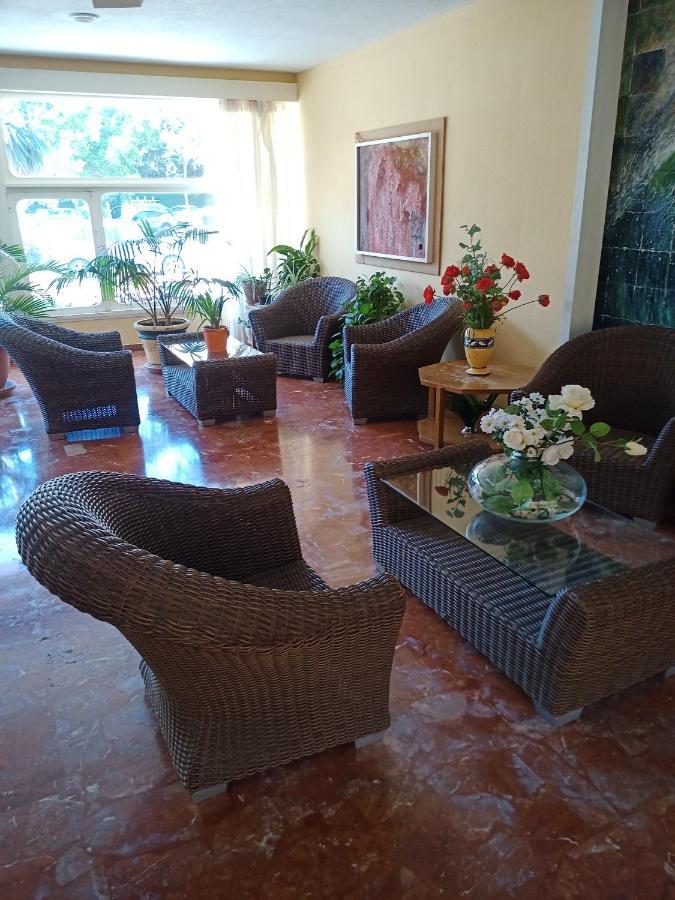 Sweet Benalmadena, Estudio Con Vistas Al Mar Y Excelente Conexion Wifi, No Fumadores, Con Piscinas, Sea Views, With Swimming Pools, Completely Renovated, Ideal For Older People, Bright With Morning Sun, No Smoking Appartement Benalmádena
