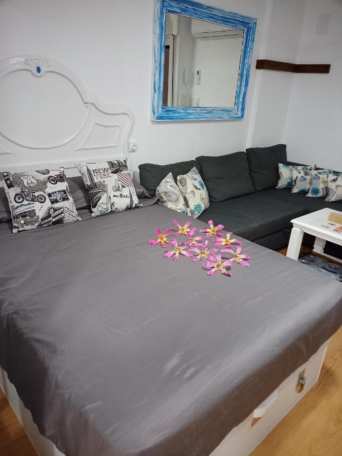 Sweet Benalmadena, Estudio Con Vistas Al Mar Y Excelente Conexion Wifi, No Fumadores, Con Piscinas, Sea Views, With Swimming Pools, Completely Renovated, Ideal For Older People, Bright With Morning Sun, No Smoking *