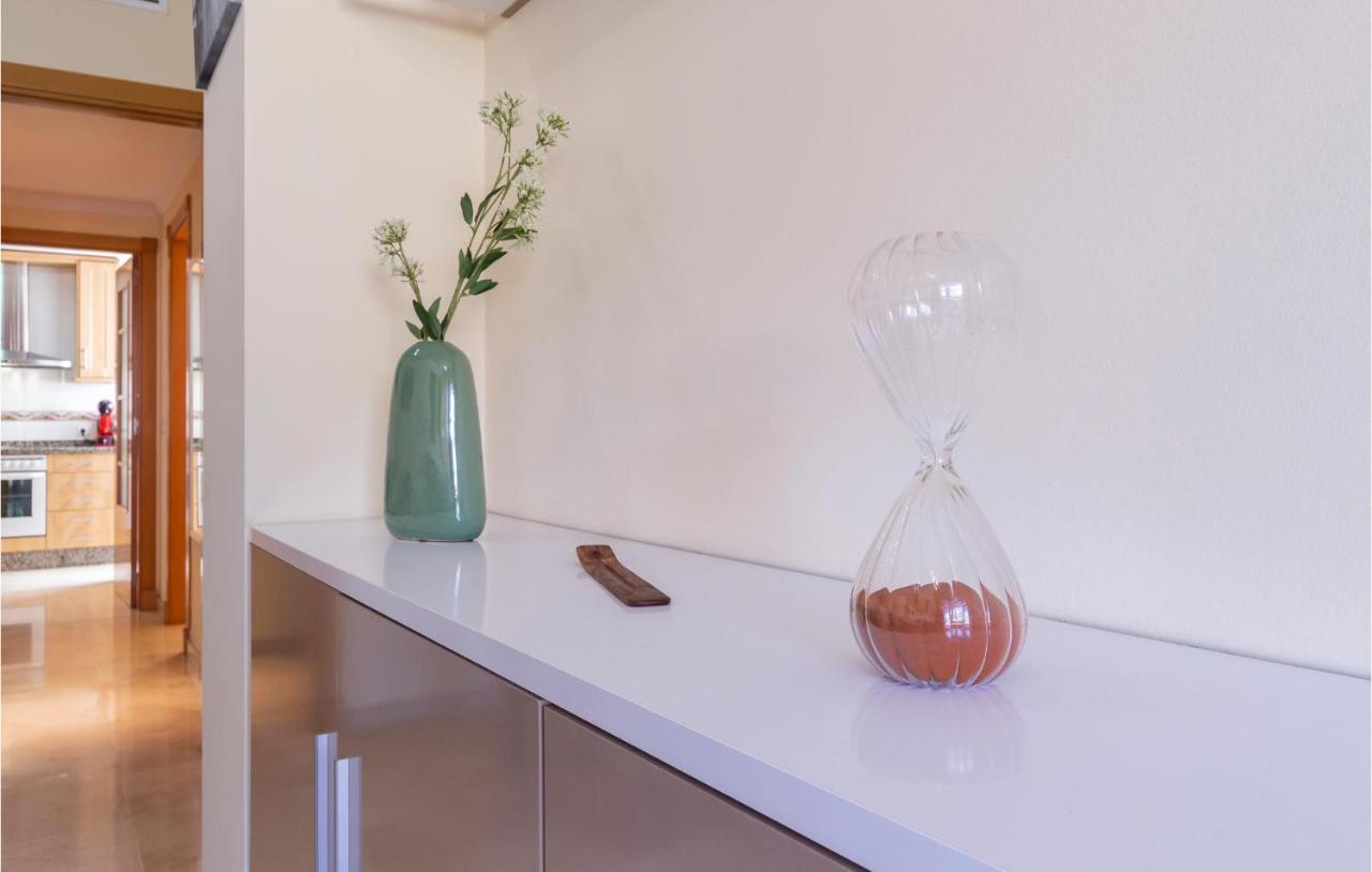 Beautiful In With Kitchen Apartment *