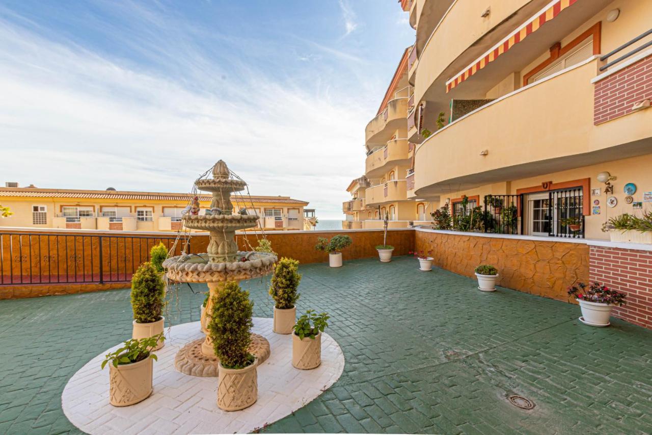 797 Rentals- Piso Con Amplia Terraza A Solo 1 Min De La Playa