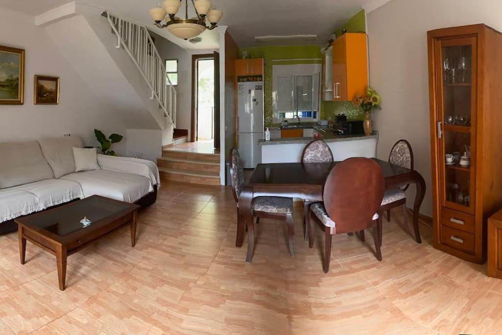 Holiday home Chalet Adosado Corta Temporada 2 Benalmadena