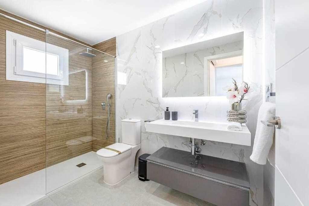 Lujoso De 2 Con Jacuzzi * Benalmádena