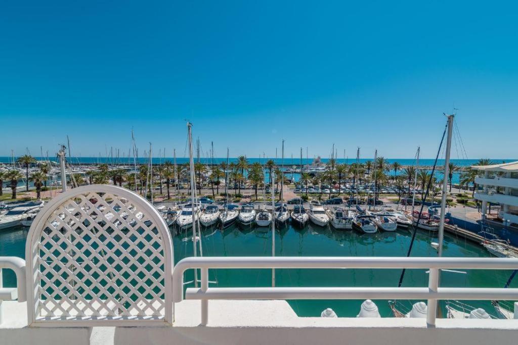 Apartment Modern And Luxury 2 Bedroom On Island In The Marina Harbour *