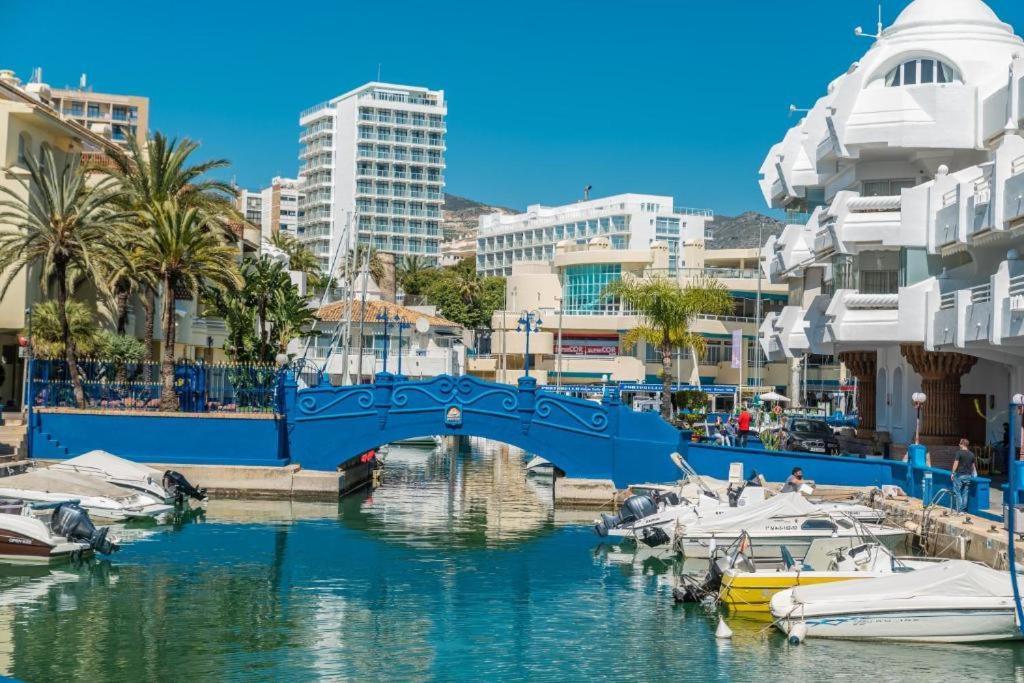Modern And Luxury 2 Bedroom On Island In The Marina Harbour Apartment