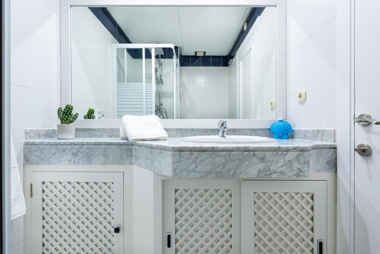Apartment Wintowinrentals De Lujo En Medio De Puerto Marina. *