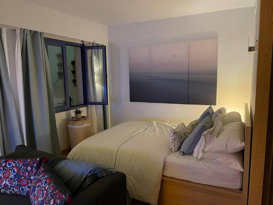 Apartment Cozy Renovated Studio Located In Centre Of And Puerto Marina