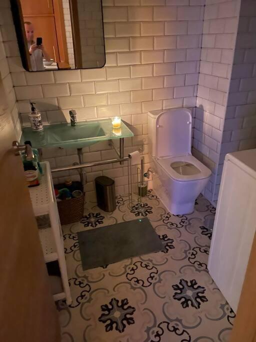 Cozy Renovated Studio Located In Centre Of And Puerto Marina *