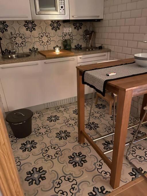 Cozy Renovated Studio Located In Centre Of And Puerto Marina Benalmádena