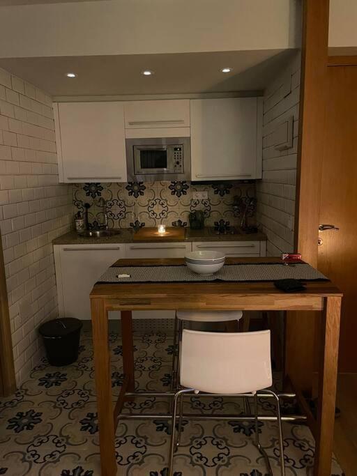 Cozy Renovated Studio Located In Centre Of And Puerto Marina Apartment