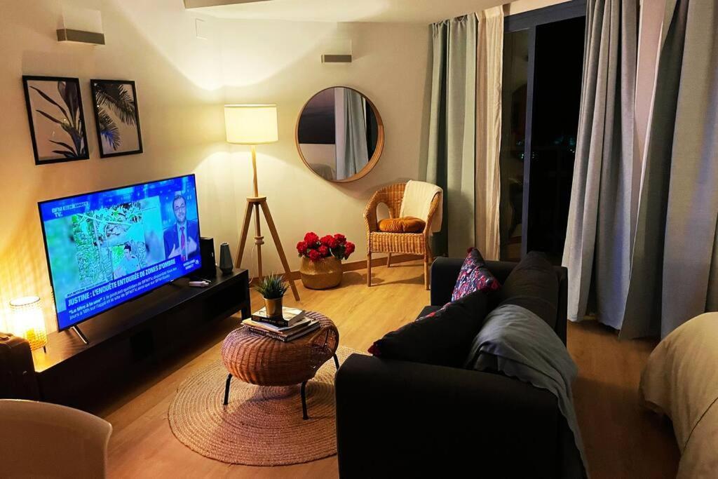 Cozy Renovated Studio Located In Centre Of And Puerto Marina Apartment Benalmadena