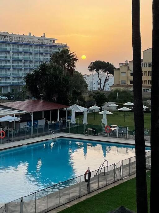 Apartment Cozy Renovated Studio Located In Centre Of And Puerto Marina *