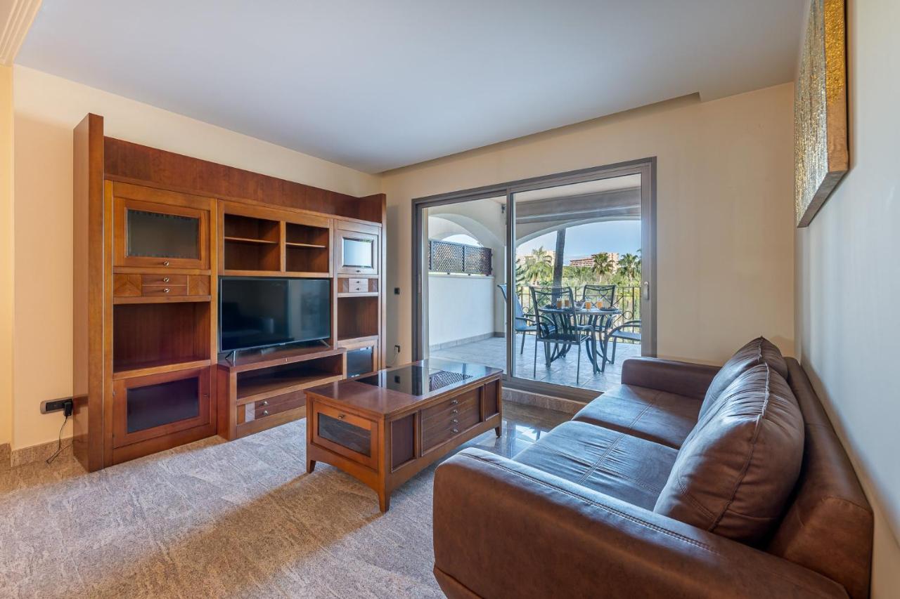 797 - Bellagio: Beachfront Elegance With Indoor & Outdoor Pools Apartment