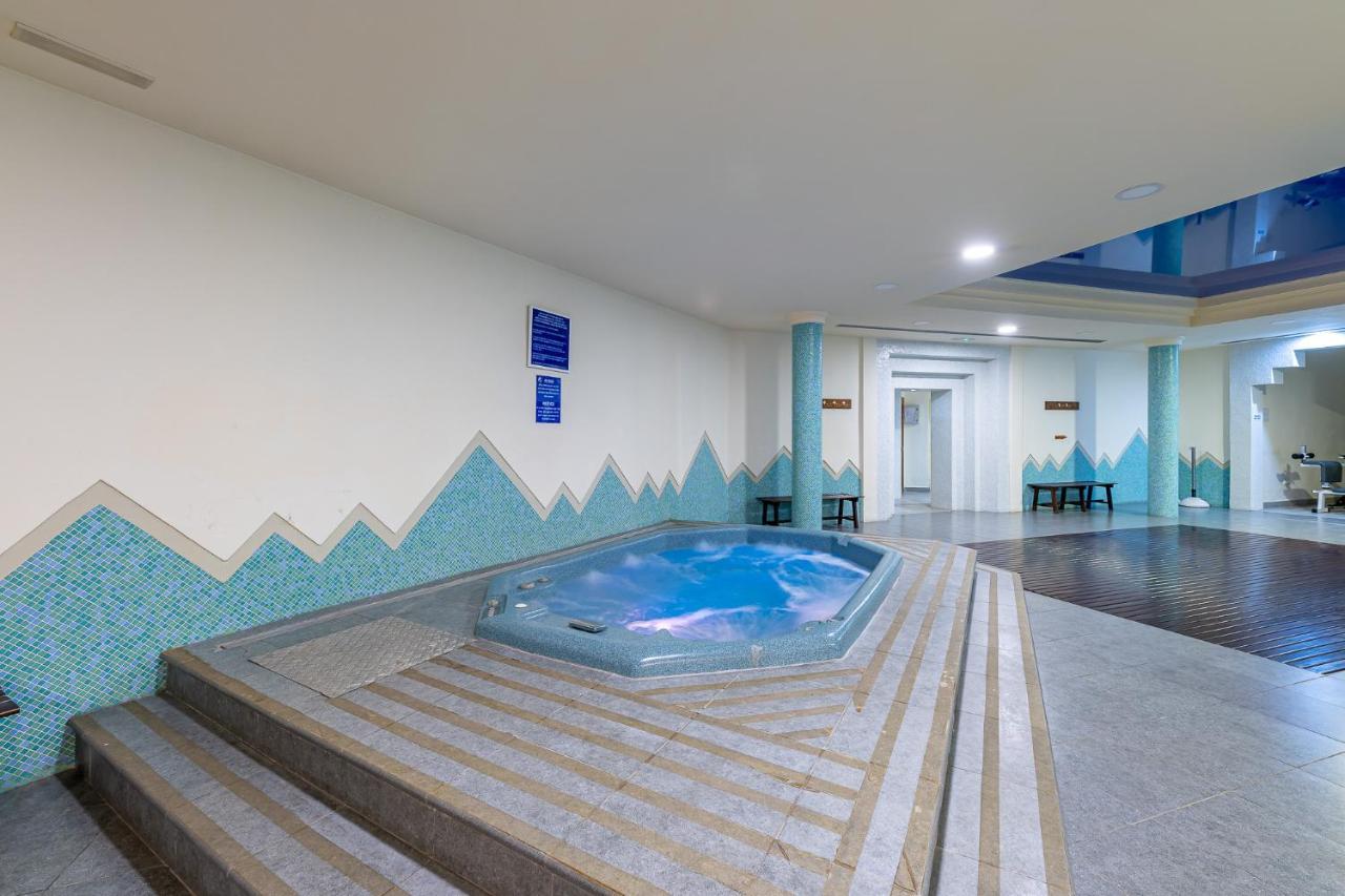 797 - Bellagio: Beachfront Elegance With Indoor & Outdoor Pools * Benalmadena