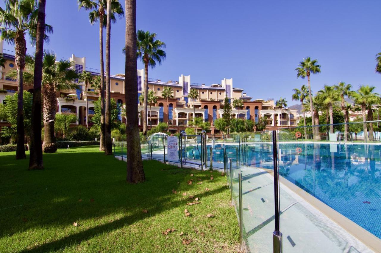 797 - Bellagio: Beachfront Elegance With Indoor & Outdoor Pools Apartment Benalmadena