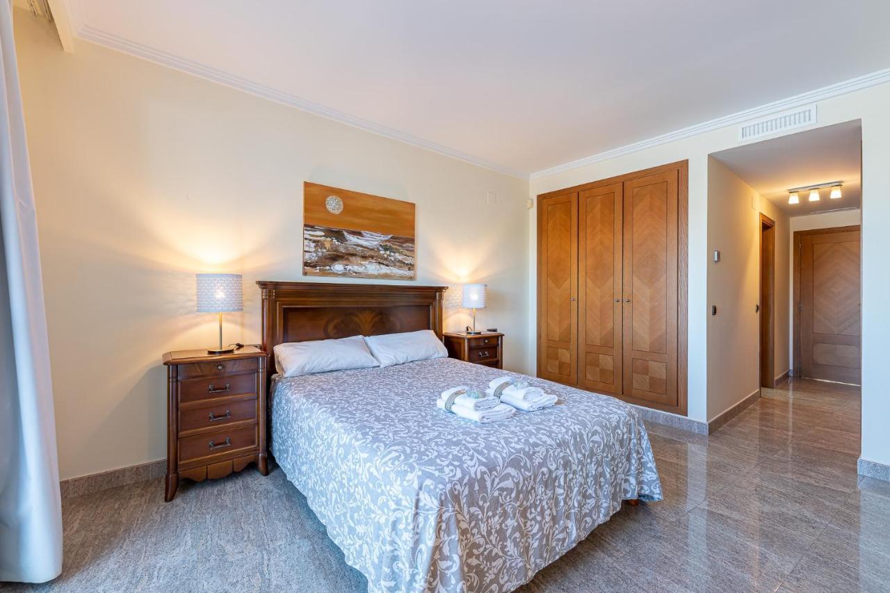 797 - Bellagio: Beachfront Elegance With Indoor & Outdoor Pools * Benalmadena