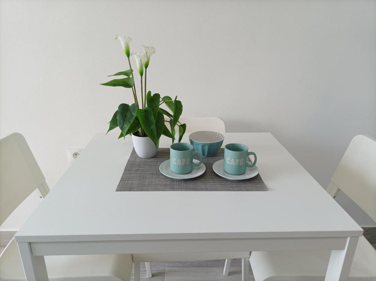 Precioso Apartamento Residencial Piscina Jardines Apartment *