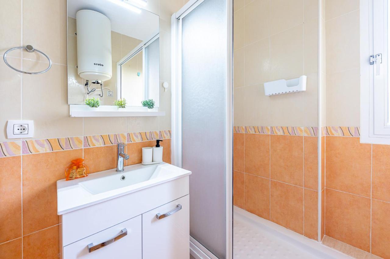 Apartment 797 Rentals- Comodo 4 En Hercules *