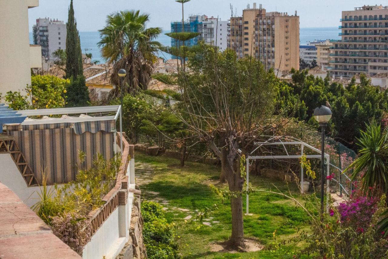 2bdr Sunny With Pool And Private Parking In