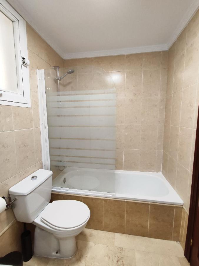 2bdr Sunny With Pool And Private Parking In Apartment