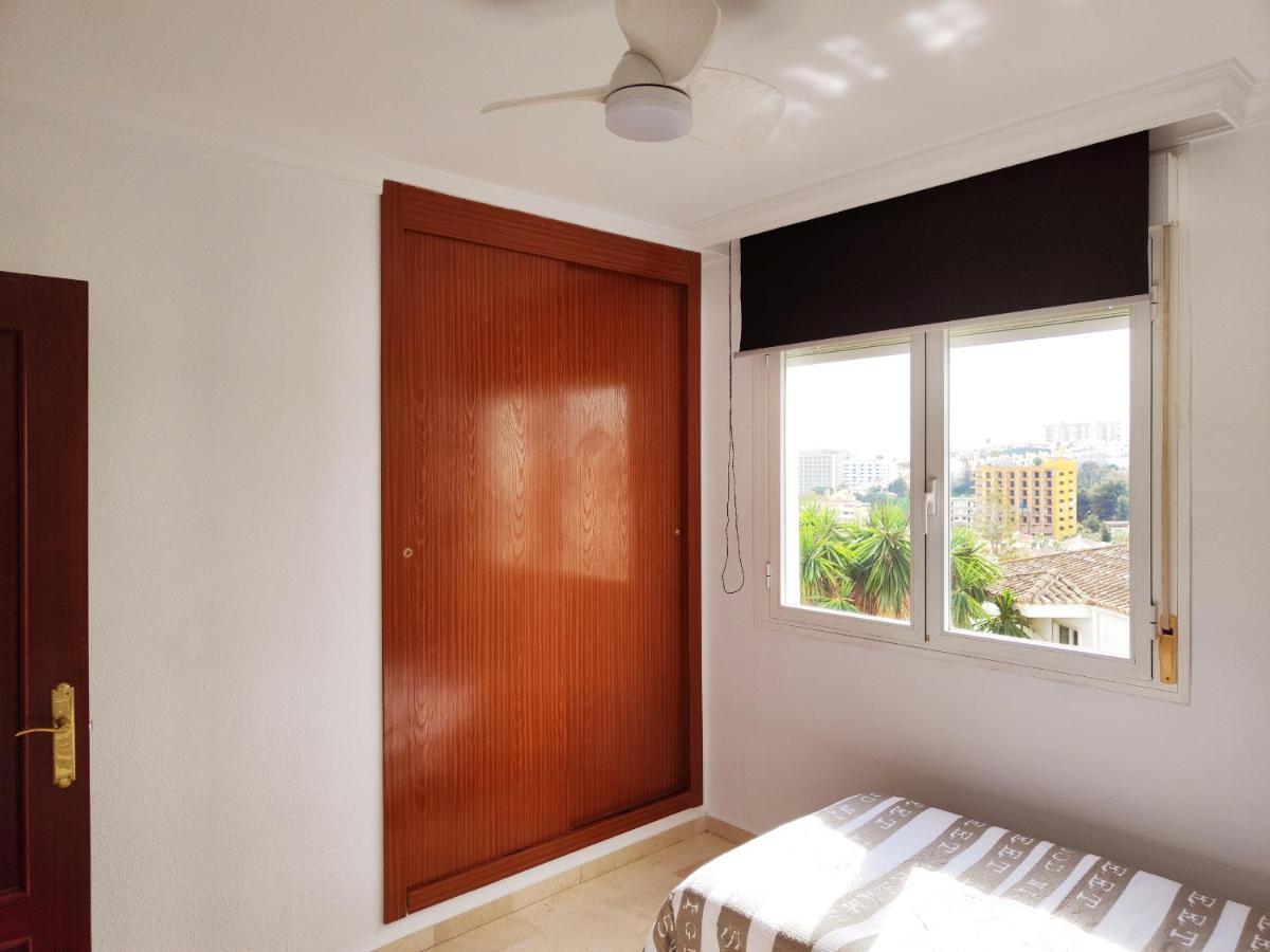 2bdr Sunny With Pool And Private Parking In Apartment