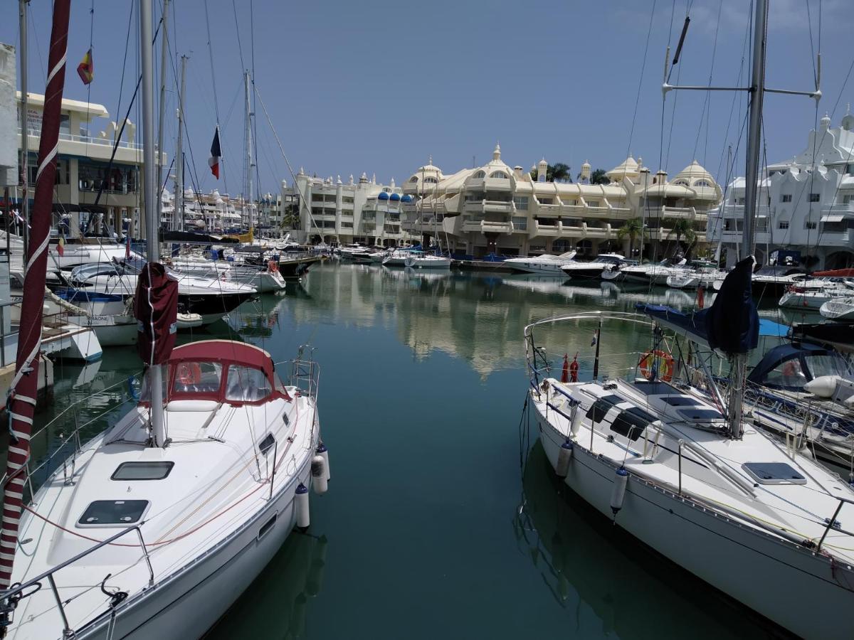 Apartment 2bdr Sunny With Pool And Private Parking In *