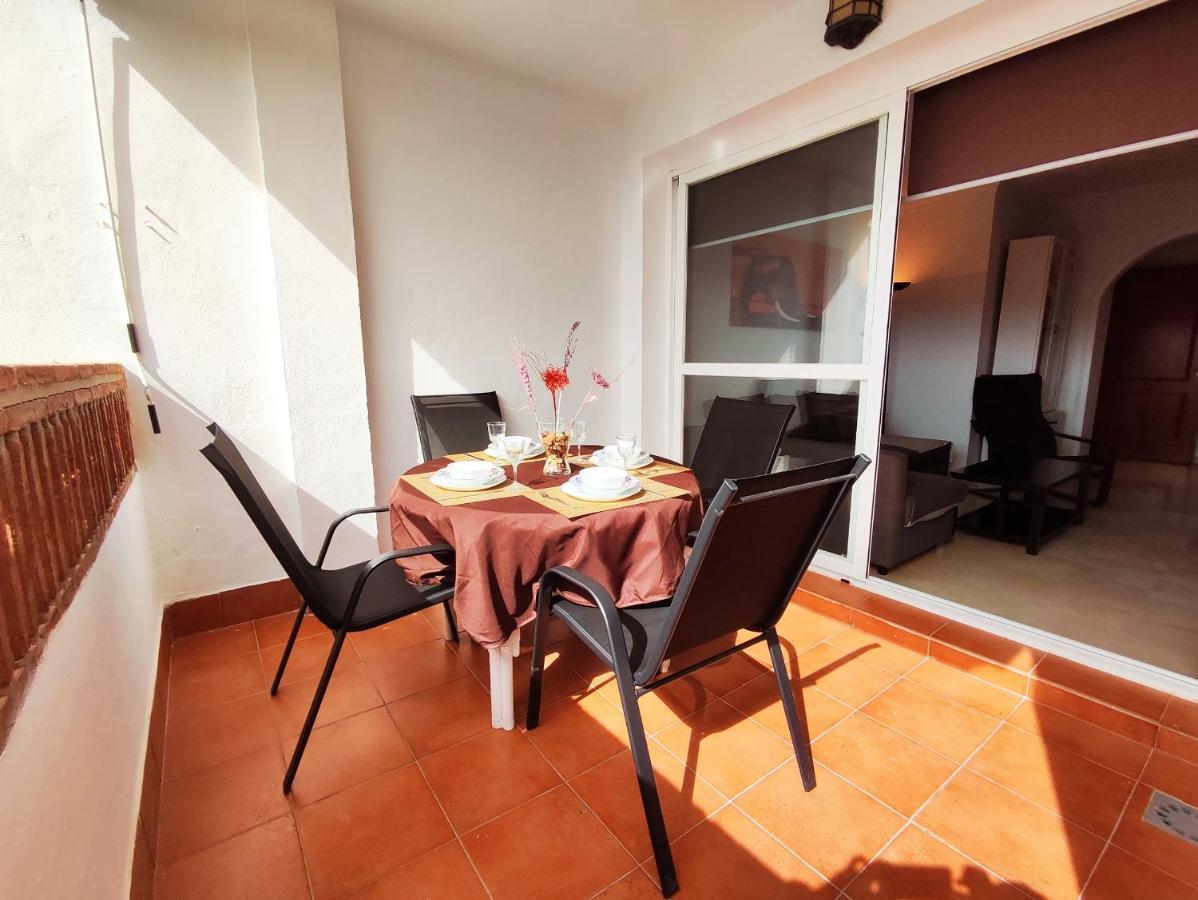 Apartment 2bdr Sunny With Pool And Private Parking In *