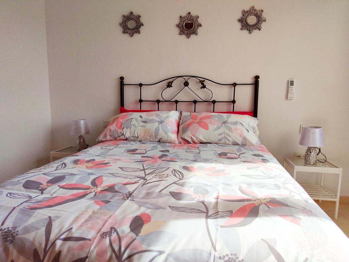 2bdr Sunny With Pool And Private Parking In Apartment