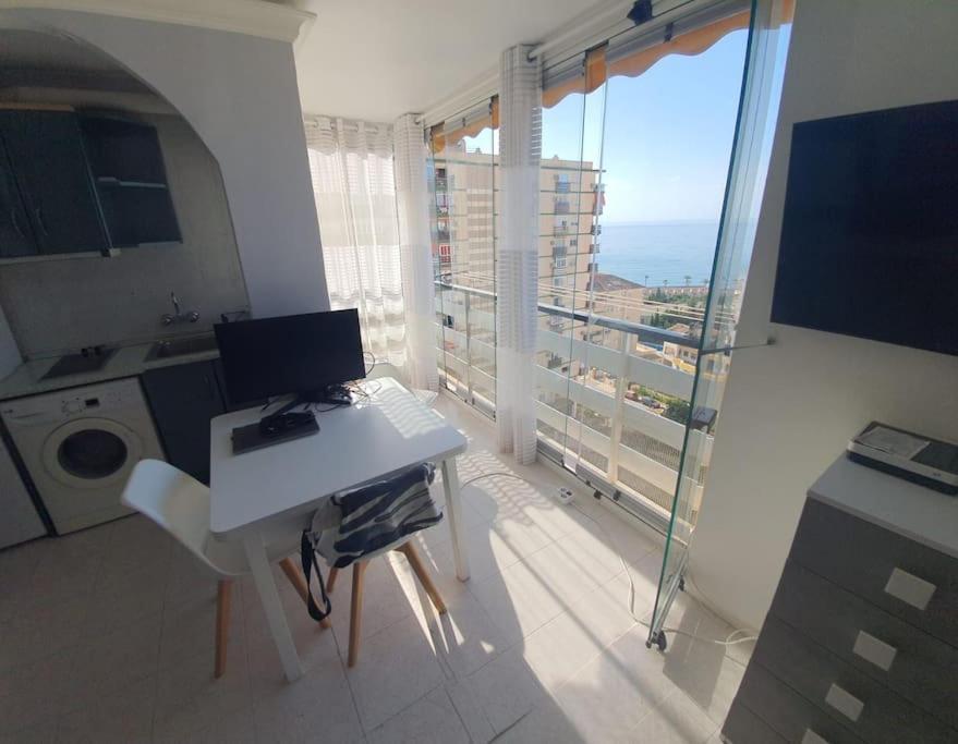 Con Terraza A Pie De Playa * Benalmádena