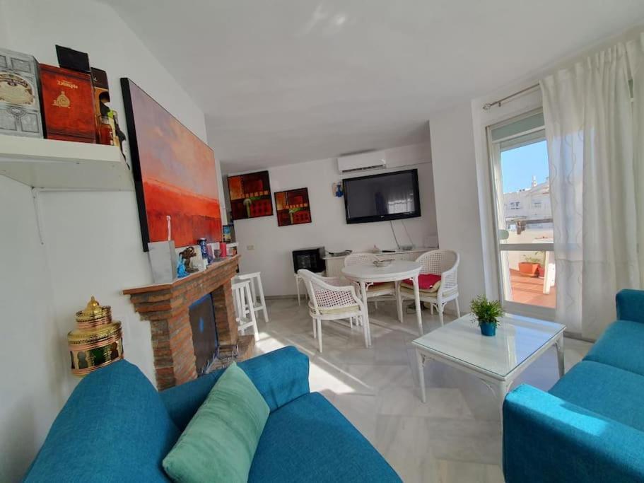 En Puerto Marina. Apartment