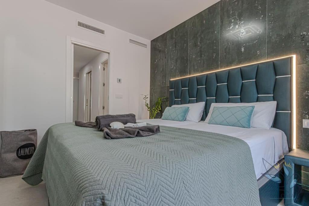Puerto Marina Luxury 2bdr With Sea View Appartement