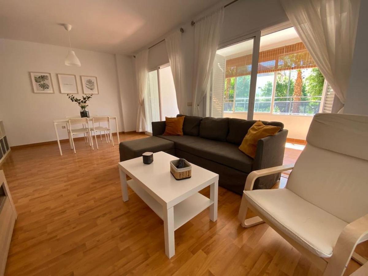 Magnífico Apartamento Con Piscina En * Benalmádena