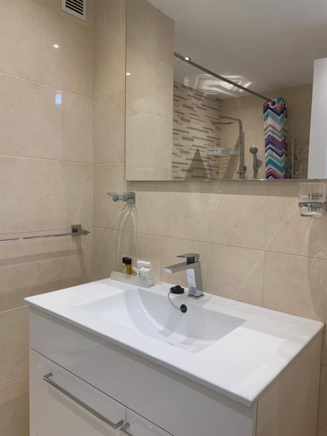 Fabulous Sunny Second Floor - Edificio Europark - Overlooking Gardens And Pools. Apartamento