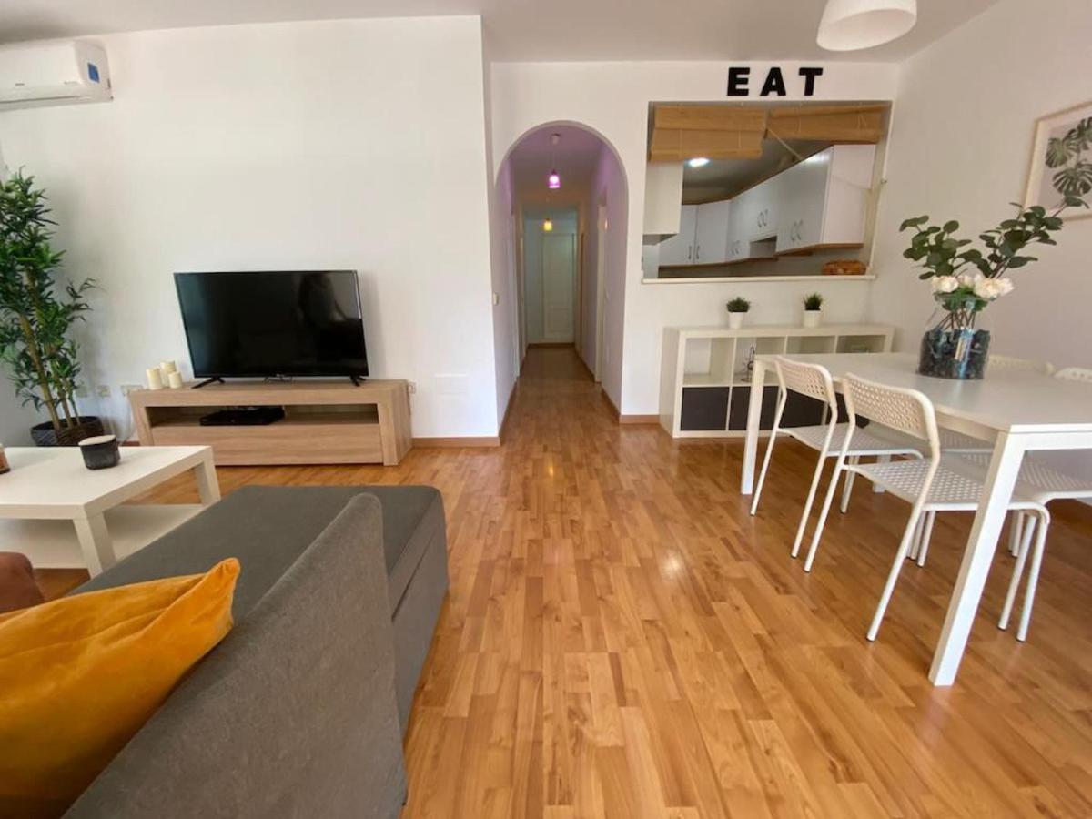 Magnífico Apartamento Con Piscina En * Benalmádena
