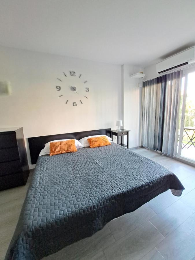 Minerva Red Sun Studio Apartment *