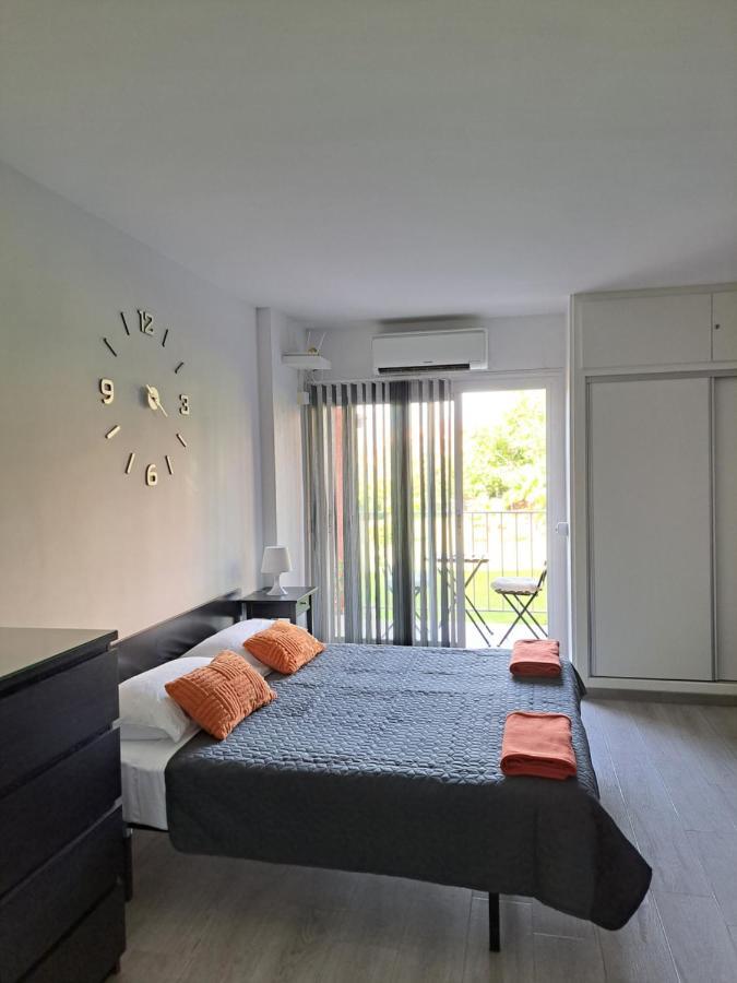 Minerva Red Sun Studio Apartment *