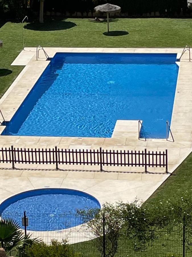 Encantador Piso Con Terraza Y Piscina Benalmádena