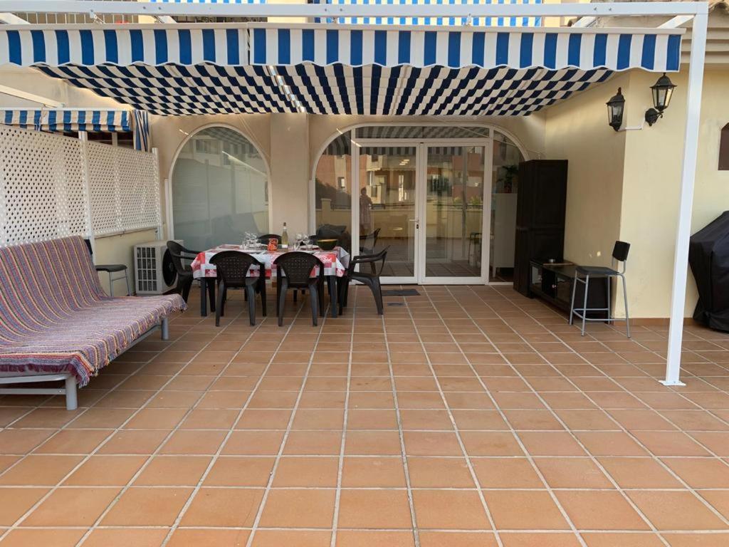Encantador Piso Con Terraza Y Piscina *