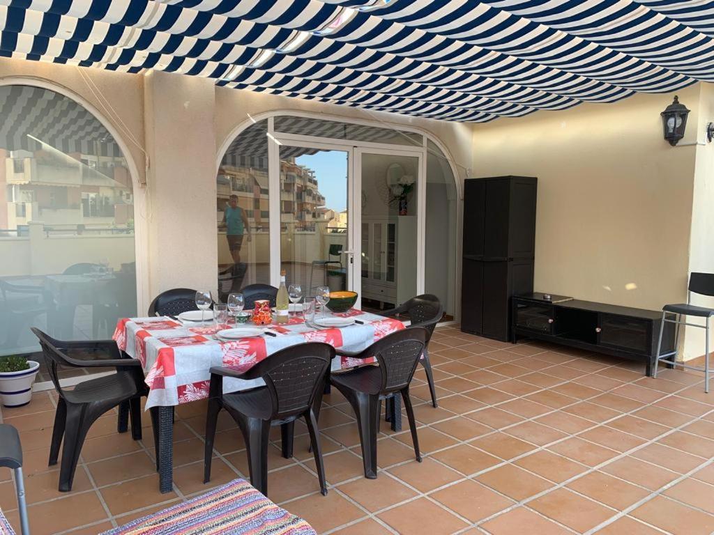 Encantador Piso Con Terraza Y Piscina Benalmádena