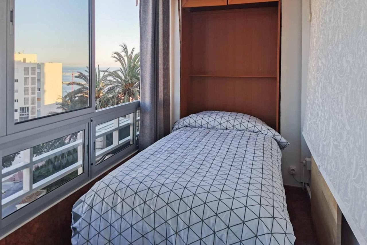 Acogedor, Terraza, Piscina Y Mar Apartment